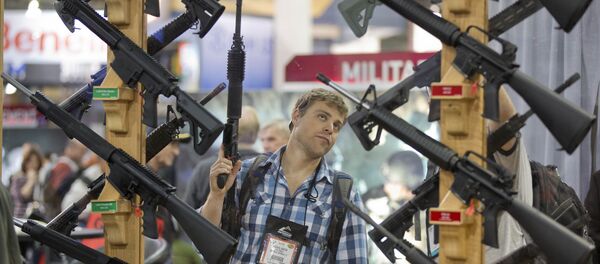 美國男子誤將妻子當竊賊將其射殺 - 俄羅斯衛星通訊社