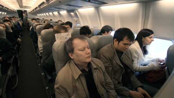 設計師想出防止飛機乘客爭搶扶手的方法 - 俄羅斯衛星通訊社
