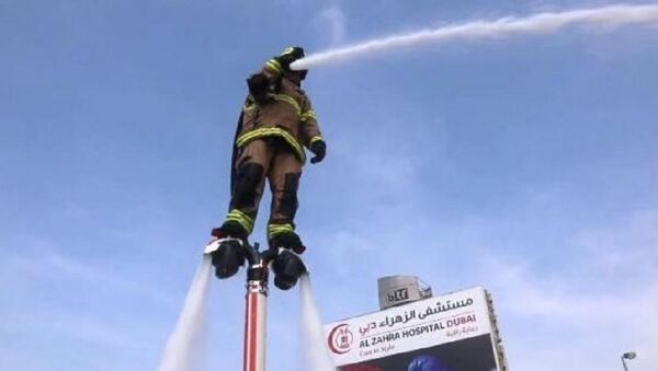 迪拜消防員配備噴氣式背包 - 俄羅斯衛星通訊社
