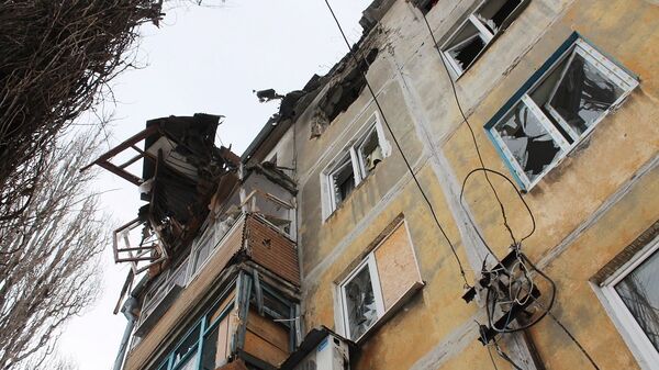 頓涅茨克一棟被烏軍炮擊受損的房子 - 俄羅斯衛星通訊社