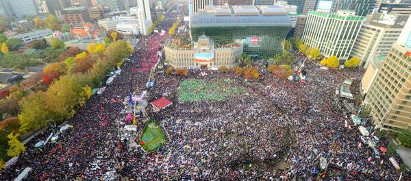 首爾130萬人參加支持樸槿惠遊行 - 俄羅斯衛星通訊社