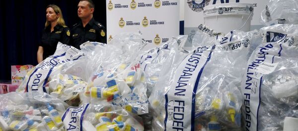 一對澳大利亞老夫婦被誤送了20公斤“冰毒” - 俄羅斯衛星通訊社