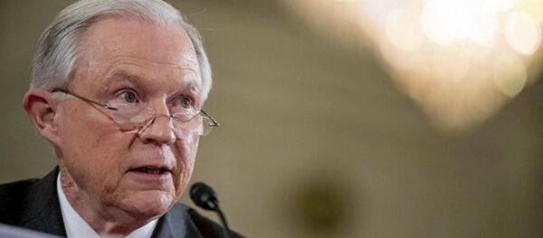 杰夫•塞申斯 - 俄罗斯卫星通讯社