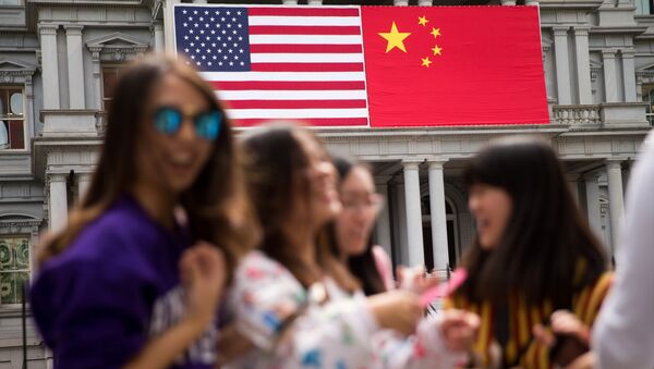 US and China flags on the White House complex - 俄罗斯卫星通讯社