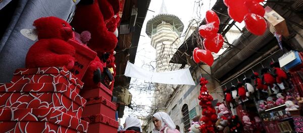 印尼西爪哇省禁止年轻人过情人节 - 俄罗斯卫星通讯社