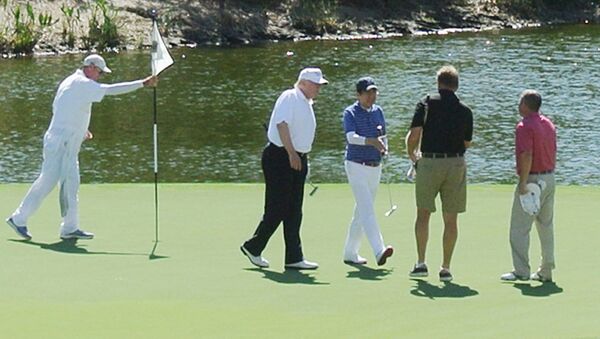 Donald Trump and Shinzo Abe enjoy playing golf - 俄羅斯衛星通訊社