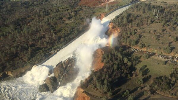 媒体：肯尼亚大坝决口致至少8死10失踪 - 俄罗斯卫星通讯社