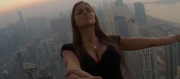 Viki Odintcova Amazing death-defying Stunts Viki Odintcova Amazing death-defying Stunts - 俄罗斯卫星通讯社