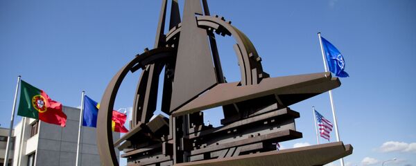 Скульптурный символ около штаб-квартиры НАТО в Брюсселе - 俄罗斯卫星通讯社