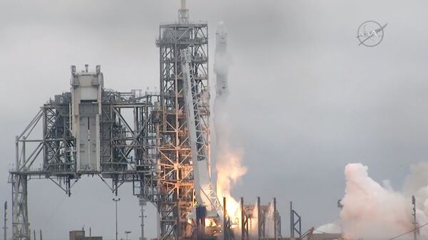 美國宇航局：獵鷹9運載火箭搭載“龍”宇宙飛船向國際空間站運送物資 - 俄羅斯衛星通訊社