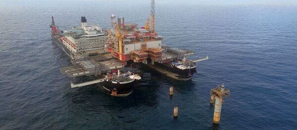 全球最大海工船开始在芬兰铺设“北溪2”天然气管道 - 俄罗斯卫星通讯社