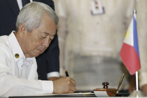 菲律宾外长亚赛会后表示,南海周边国家希望美国总统特朗普近期制定出针对本地区的政策。 菲律宾外长亚赛会后表示,南海周边国家希望美国总统特朗普近期制定出针对本地区的政策。 - 俄罗斯卫星通讯社