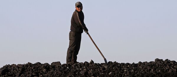 中铁满洲里和绥芬河口岸站前8个月进口俄煤超359万吨 同比增加76.5% - 俄罗斯卫星通讯社