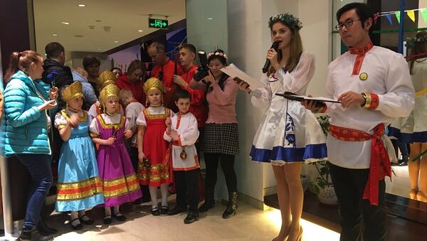 俄中民众在北京俄罗斯文化中心共庆谢肉节 - 俄罗斯卫星通讯社