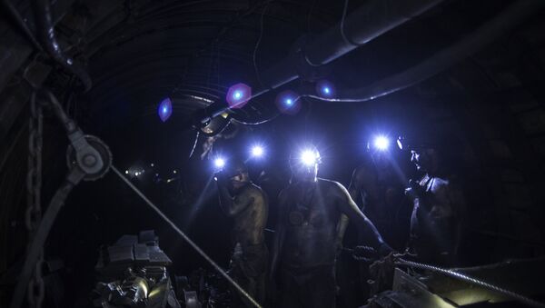 消息人士：俄库兹巴斯一煤矿发生火灾 约200名矿工被紧急撤离 - 俄罗斯卫星通讯社