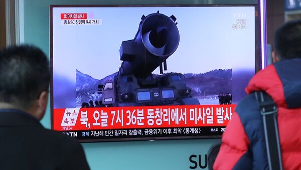来自韩国国防部的消息称，朝鲜人民军向东部发射了四枚导弹。 - 俄罗斯卫星通讯社