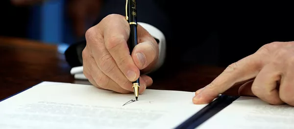 被美國禁止的6國公民如果能夠證明他們對美國有益,就可以進入美國 被美國禁止的6國公民如果能夠證明他們對美國有益,就可以進入美國 - 俄羅斯衛星通訊社