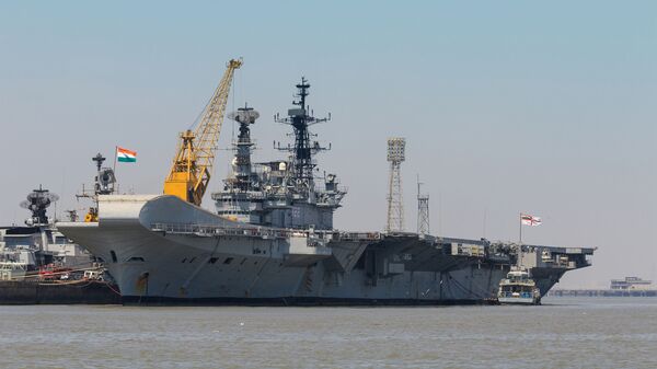 位于孟买海港的印度航空母舰 - 俄罗斯卫星通讯社