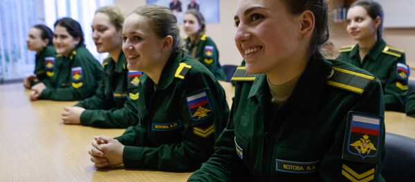 莫扎伊斯基军事航天学院女学员的日常 - 俄罗斯卫星通讯社