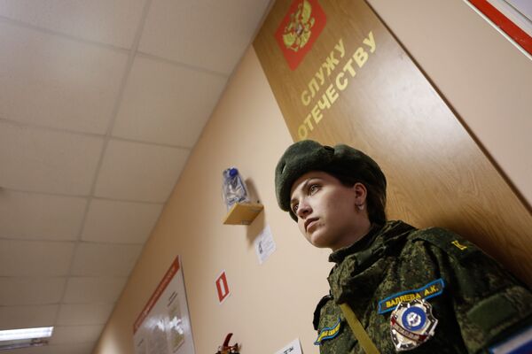 莫扎伊斯基军事航天学院女学员的日常 - 俄罗斯卫星通讯社