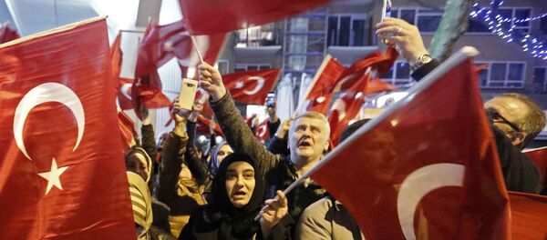 荷兰政府宣布:土耳其家庭事务部长是“不受欢迎的外国人” 荷兰政府宣布:土耳其家庭事务部长是“不受欢迎的外国人” - 俄罗斯卫星通讯社