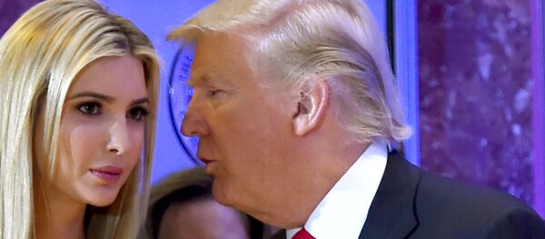 Donald Trump talking to his daughter Ivanka - 俄罗斯卫星通讯社
