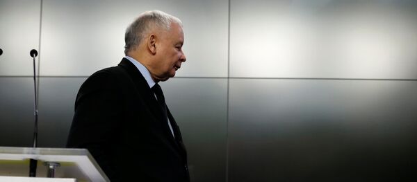 Jaroslaw Kaczynski leaves a news conference in Warsaw - 俄羅斯衛星通訊社