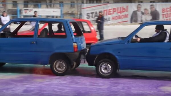 葉卡捷琳堡舉行“奧卡”汽車冰壺賽 - 俄羅斯衛星通訊社