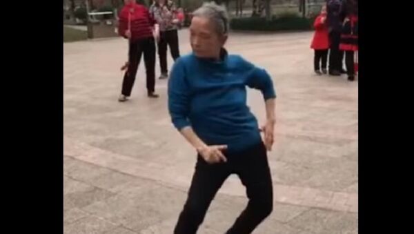 中国老太教跳广场舞（视频） - 俄罗斯卫星通讯社