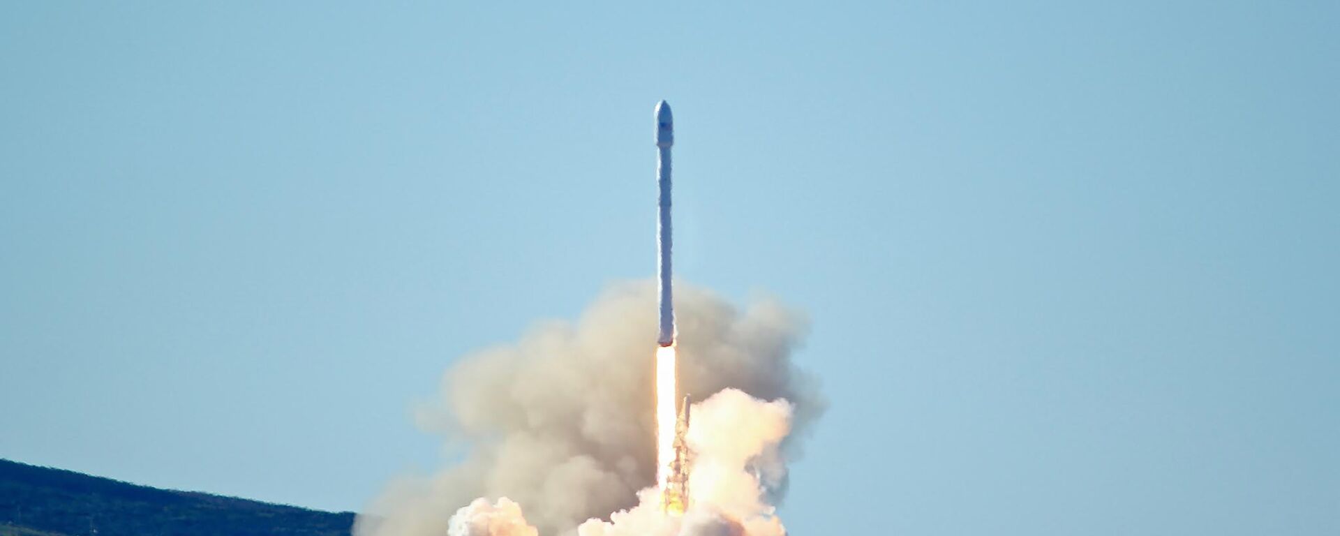 “獵鷹9號”運載火箭已搭載加拿大衛星從美國航天發射中心升空 - 俄羅斯衛星通訊社, 1920, 22.07.2018