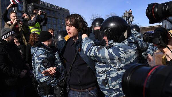 内务部：莫斯科举行经批准的游行 约500人被拘留 - 俄罗斯卫星通讯社