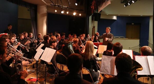 莫斯科国立施尼特凯音乐学院的学生在排练中 莫斯科国立施尼特凯音乐学院的学生在排练中 - 俄罗斯卫星通讯社