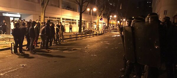 媒体否认被巴黎警察击毙华侨有袭警行为 - 俄罗斯卫星通讯社