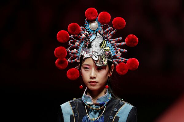 梅赛德斯-奔驰中国国际时装周 - 俄罗斯卫星通讯社
