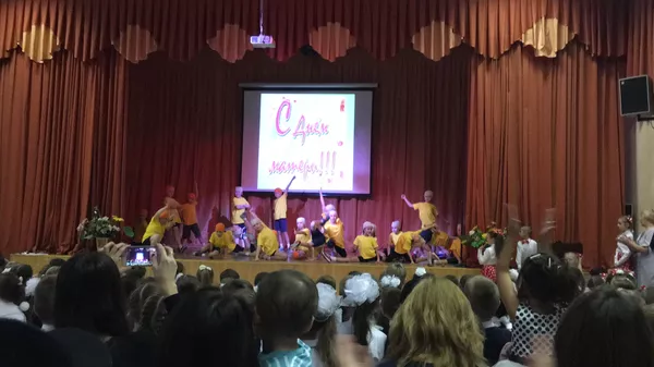 母親節表演 母親節表演 - 俄羅斯衛星通訊社