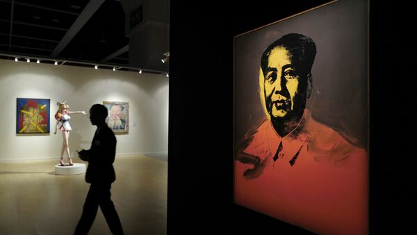 安迪·沃霍爾繪制的肖像畫《毛澤東》在香港拍賣會上以1270萬美元賣出 - 俄羅斯衛星通訊社