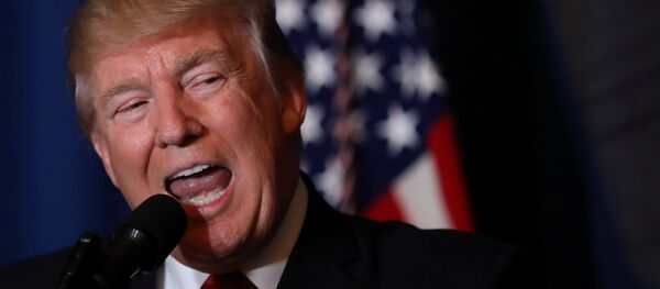 U.S. President Donald Trump delivers a statement about missile strikes on a Syrian airfield, at his Mar-a-Lago estate in West Palm Beach - 俄羅斯衛星通訊社