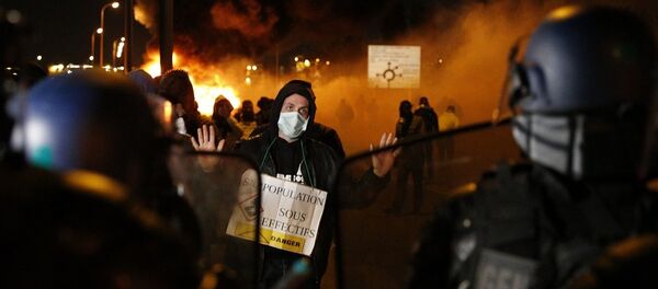 Протесты в пригороде Парижа - 俄罗斯卫星通讯社