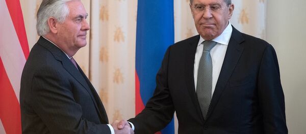 拉夫羅夫與帝勒森 - 俄羅斯衛星通訊社