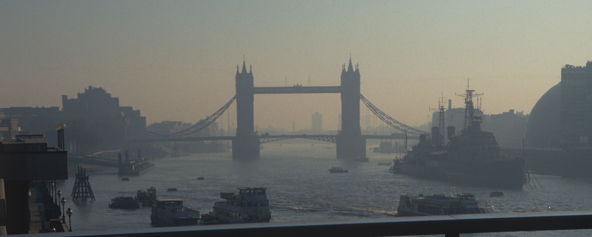 媒体：英国准备将冻结的俄资产交给乌克兰，但不知道该如何操作 - 俄罗斯卫星通讯社, 1920, 05.12.2025