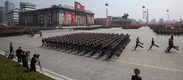 Военный парад, посвященный 105-летию со дня рождения Ким Ир Сена в Пхеньяне, Северная Корея Военный парад, посвященный 105-летию со дня рождения Ким Ир Сена в Пхеньяне, Северная Корея - 俄罗斯卫星通讯社