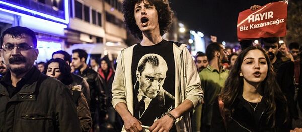 土耳其反對派要求選舉委員會取消公投結果 - 俄羅斯衛星通訊社