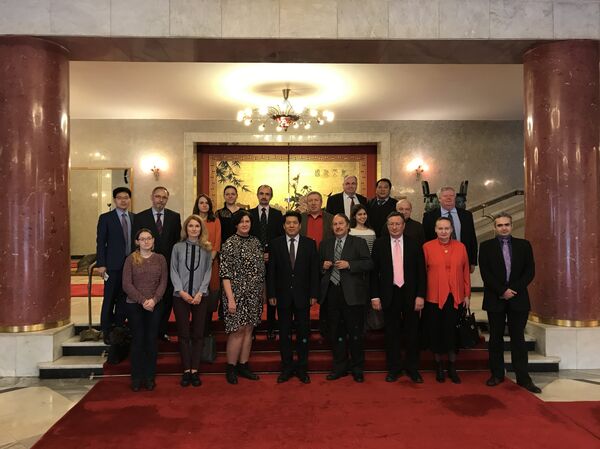 李辉大使会见俄罗斯主流媒体访华记者团 李辉大使会见俄罗斯主流媒体访华记者团 - 俄罗斯卫星通讯社