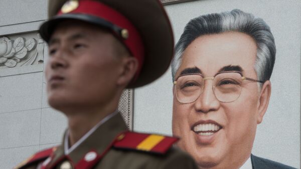 金正恩在朝鲜开国领导人金日成逝世32周年之际参谒锦绣山太阳宫 - 俄罗斯卫星通讯社