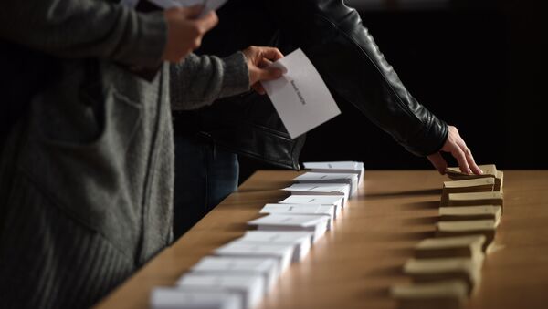民调：勒庞与菲永或进入法国总统选举第二轮投票 - 俄罗斯卫星通讯社