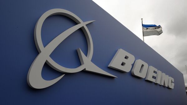 The logo of US aircraft manufacturer Boeing taken at Le Bourget airport - 俄罗斯卫星通讯社