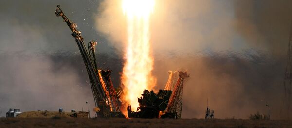 Пуск ракеты-носителя Союз-ФГ с транспортным пилотируемым кораблем Союз МС-04 с космодрома Байконур - 俄罗斯卫星通讯社