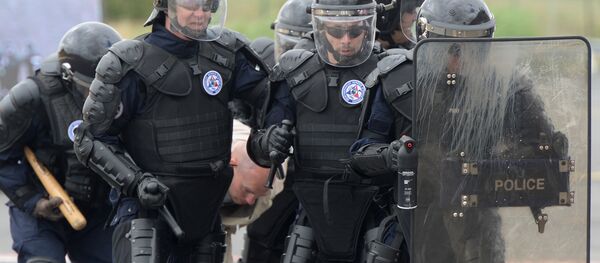 法国警方第二轮总统选举前通缉3名涉嫌策划恐袭嫌疑人 - 俄罗斯卫星通讯社