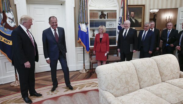特朗普與俄外長會晤照片引發美媒爭議 - 俄羅斯衛星通訊社