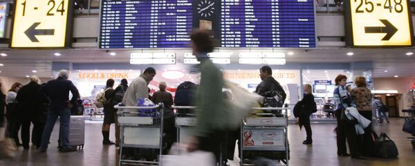 普京簽署法律允許外國人年底前持球迷身份證免簽入境 - 俄羅斯衛星通訊社